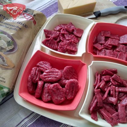 Gluten-free beetroot pasta