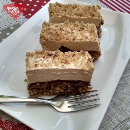 Gluten-free caramel-walnut cake