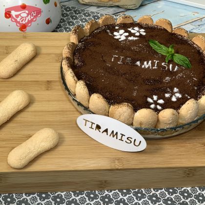 Tiramisu cake