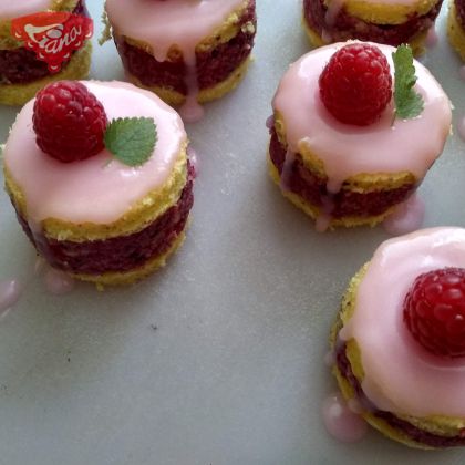 Gluten-free punch cakes