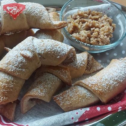 Gluten-free crisp apple rolls