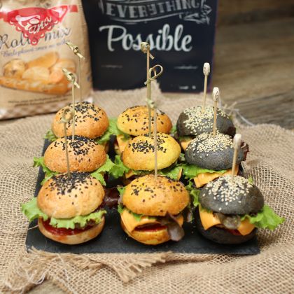 Perfect grilling with gluten-free mini hamburgers