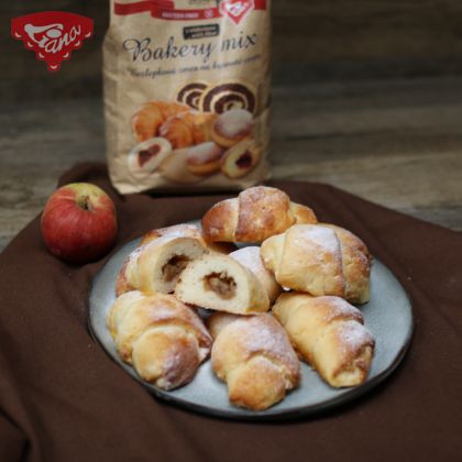 Gluten-free sourdough apple rolls