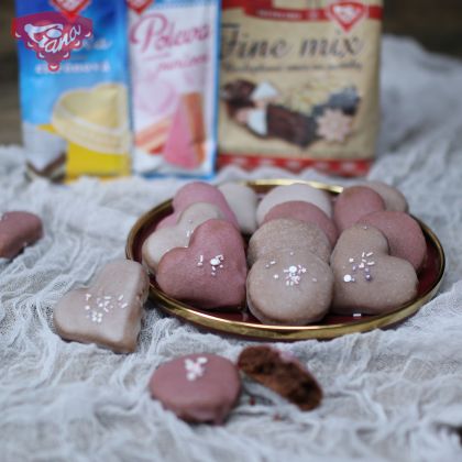 Gluten-free gingerbread cookies in sugar coating