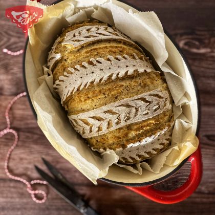 Gluten-free sourdough bread with flax seeds