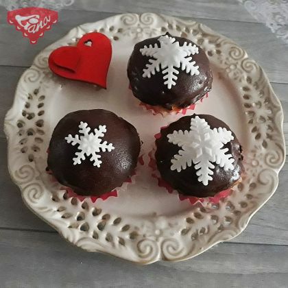 Glutenfreie Cupcakes mit Füllung gebacken