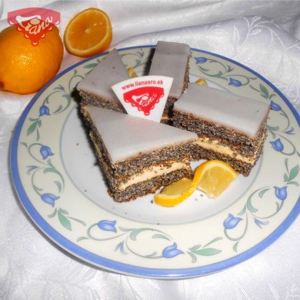 Bezlepkový makový koláč s citrónovou polevou