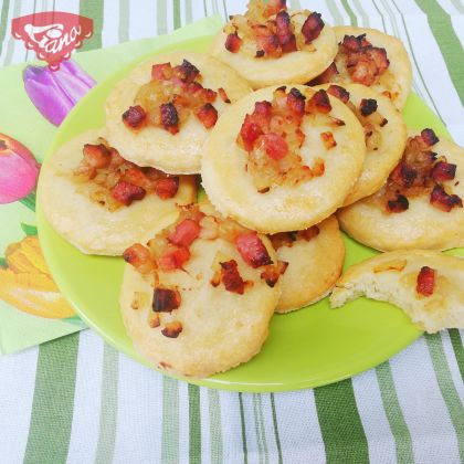 Gluten-free bacon and onion cookies