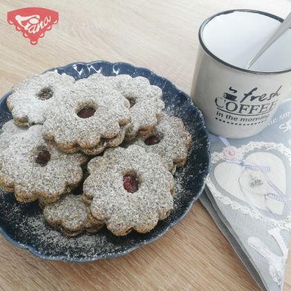 Gluten-free poppy seed wheels