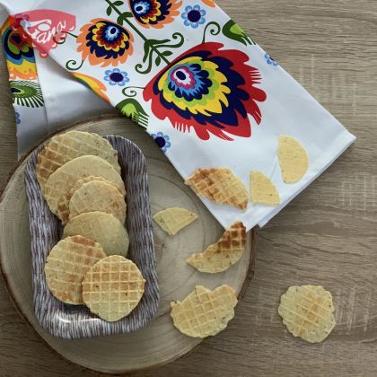 Gluten-free cheese wafers