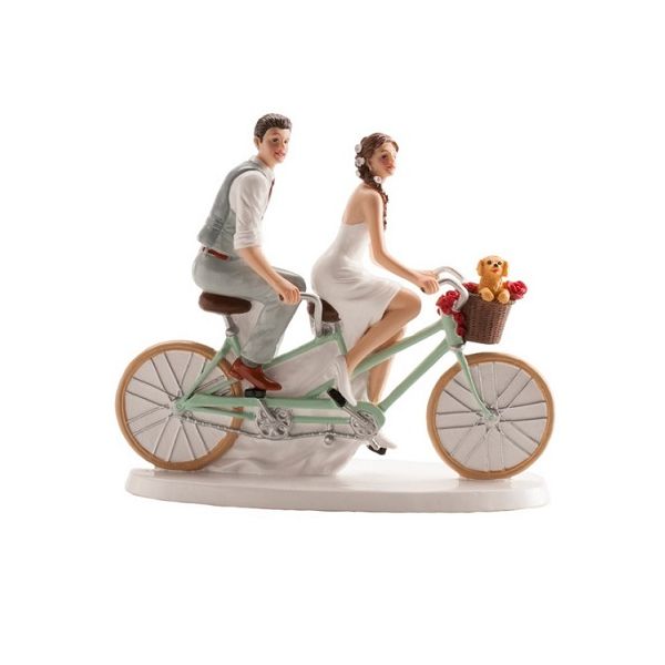 Mladomanželia na bicykli