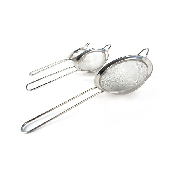 Set of 3 stainless steel strainers 10-12-14 cm
