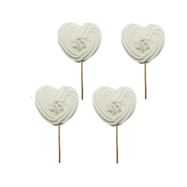 Embossed meringue heart white 4 pcs