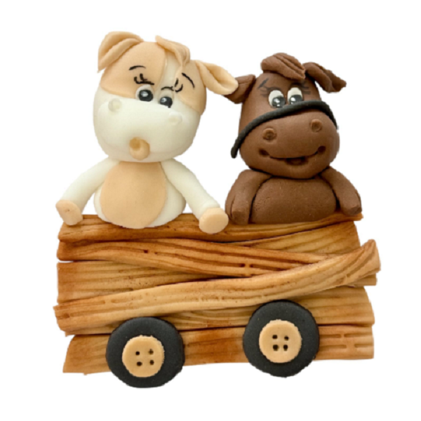 Animals in a wagon sugar decoration