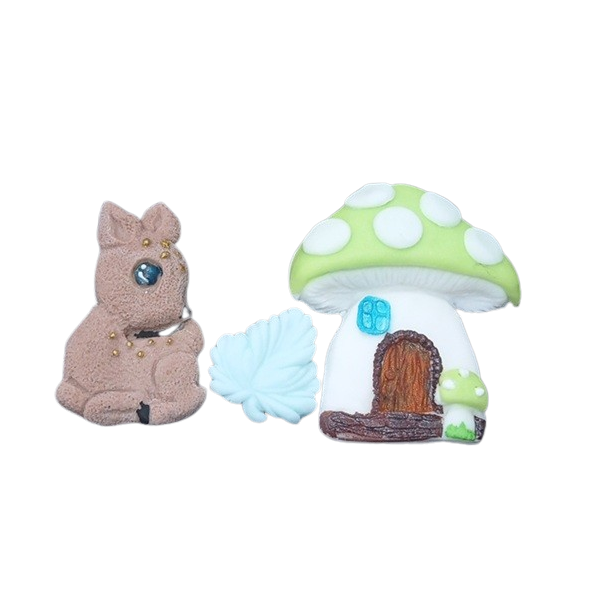 Sugar decoration with a deer