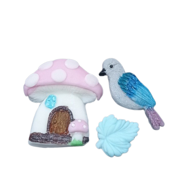 Sugar decoration with a bird