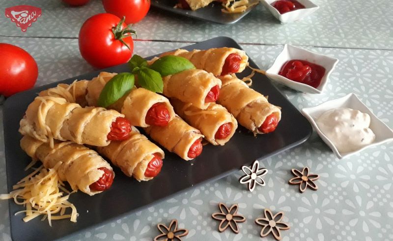 Sausages in a gluten-free puff pastry dough