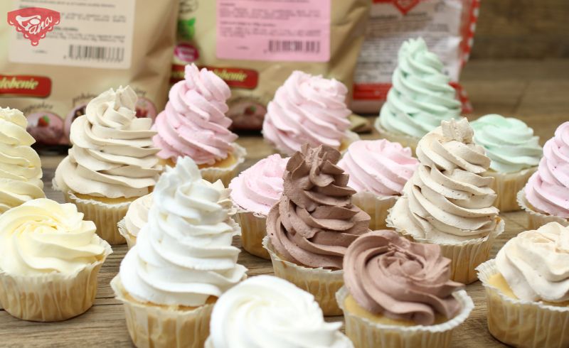Cupcakes se ztužovači šlehačky Liana