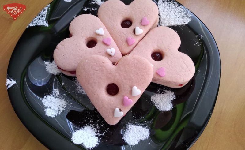 Gluten-free raspberry hearts