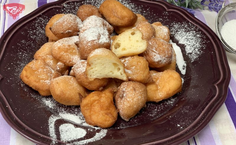 Gluten-free fritters - yogurt mini donuts