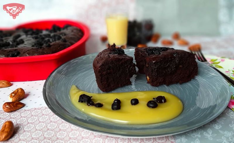 Gluten-free brownies with vanilla pudding