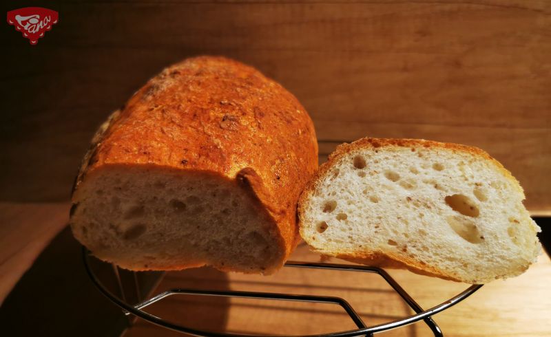 Gluten-free soft lid with bread crust