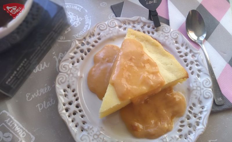 Gluten-free cottage cheese pudding with apricot sauce