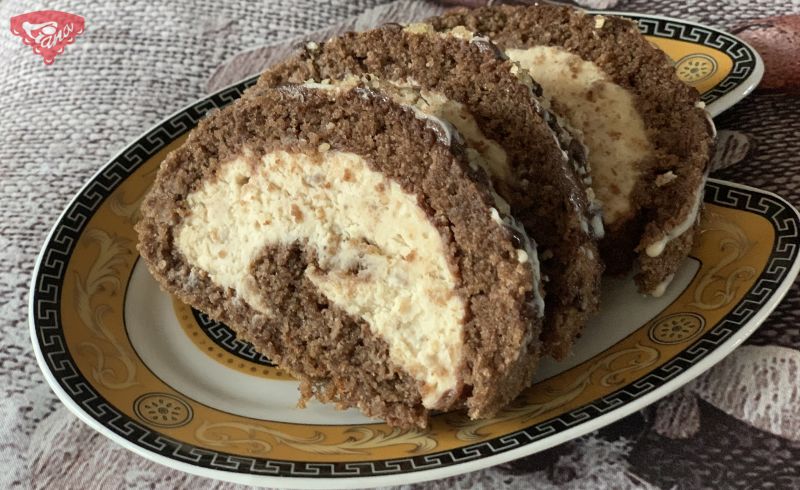 Gingerbread roll with chestnut puree