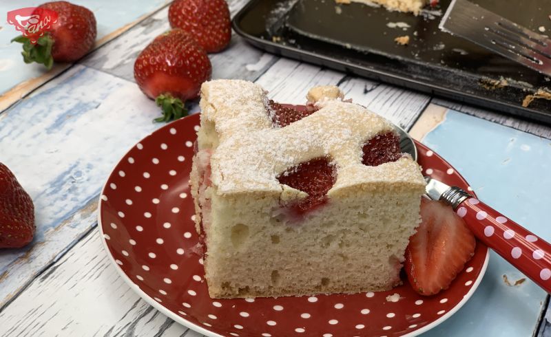 Glutenfreier Tassenkuchen mit Früchten