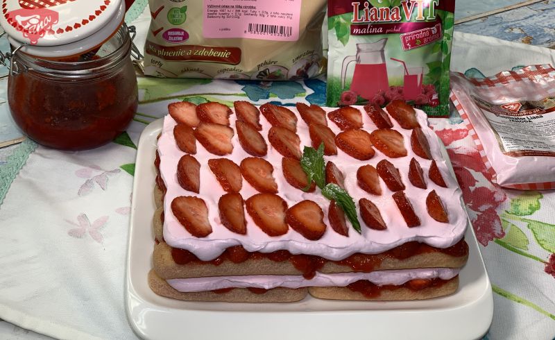 Strawberry - raspberry juicy tiramisu