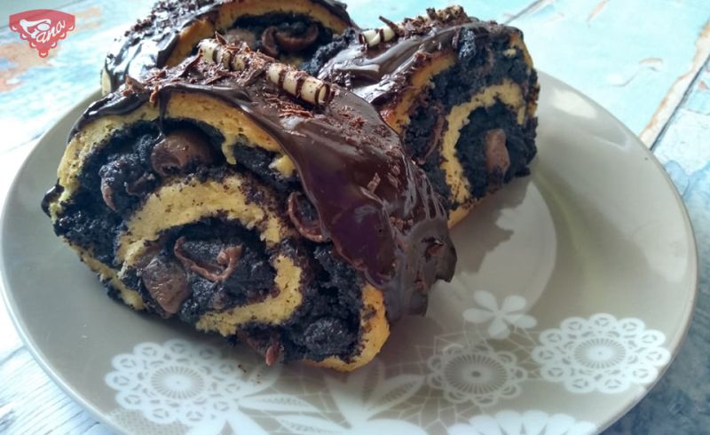 Glutenfreie belgische Brötchen mit Mohn-Kirsch-Füllung