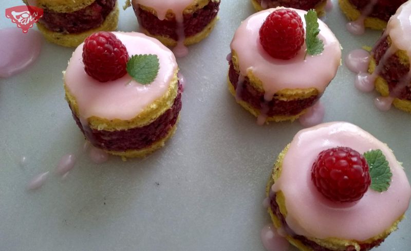 Gluten-free punch cakes