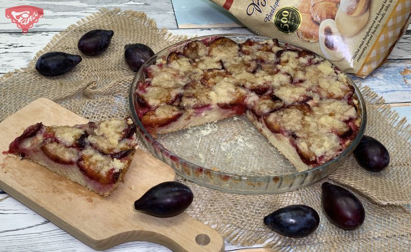 Glutenfreier Sauerteig-Pflaumenkuchen mit Streuseln