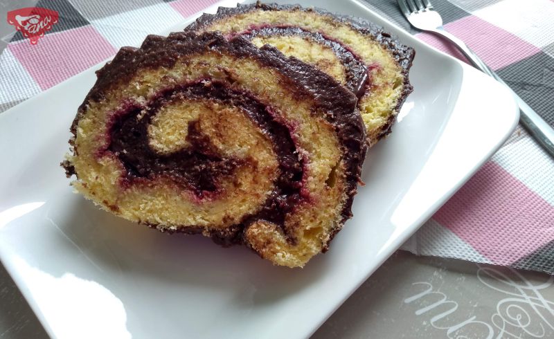 Gluten-free chocolate roll