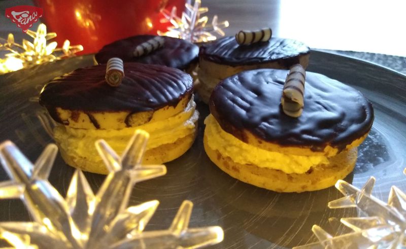 Gluten-free Išel cakes