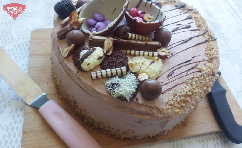 Bezlepkový dort Kinder Bueno