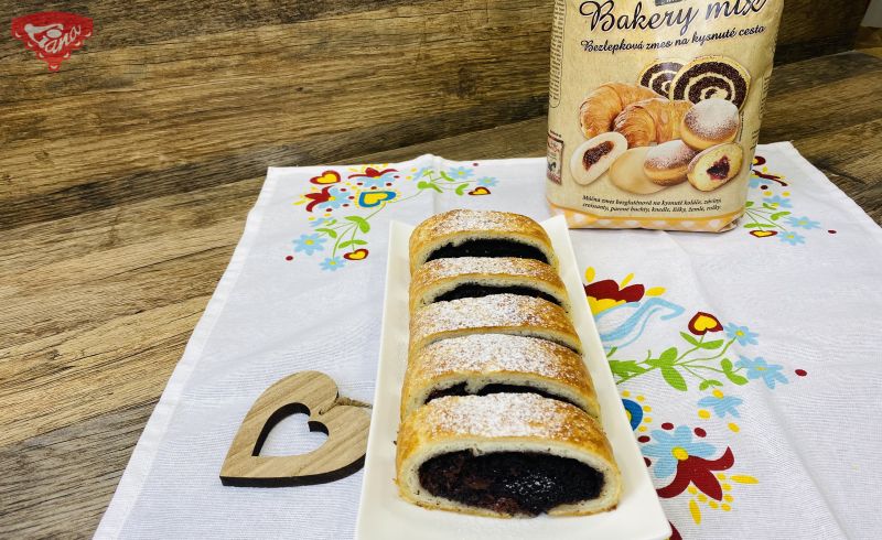 Bezglutenowy strudel makowo-wiśniowy