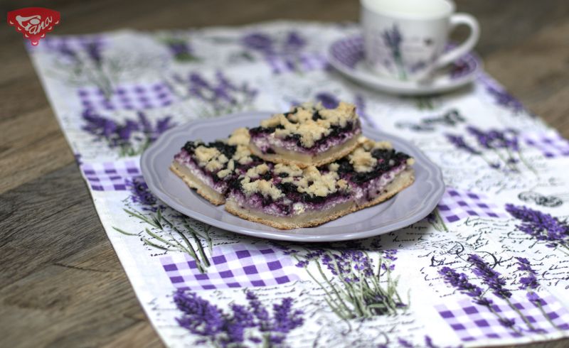 Gluténmentes kovászos áfonyás torta