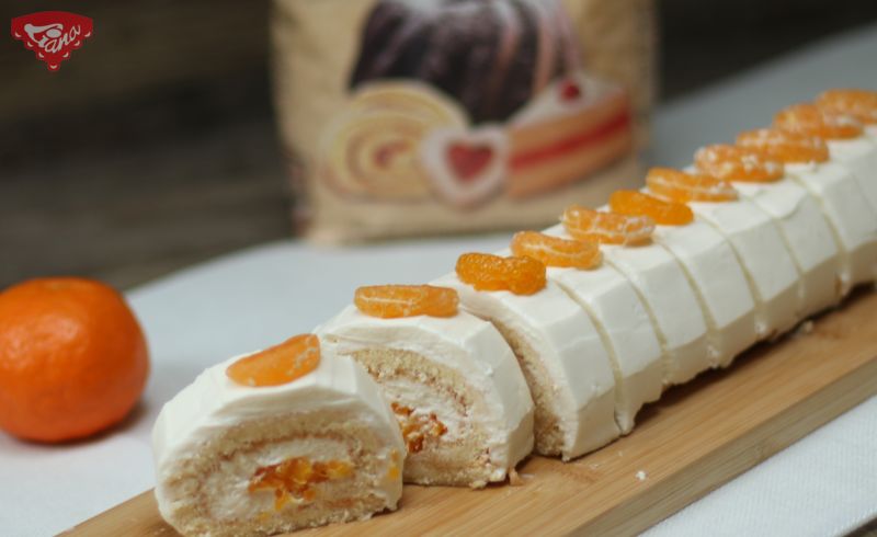 Gluten-free mandarin roll with mascarpone