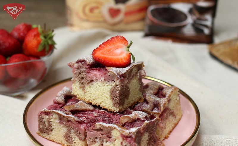 Glutenfreie zweifarbige Luftpolsterfolie mit Erdbeeren