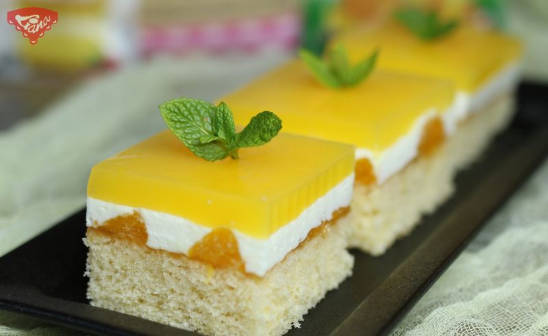 Glutenfreies Dessert aus frischen Früchten mit Vitaminen