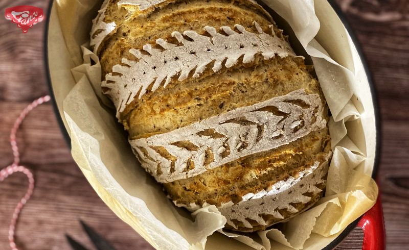 Gluten-free sourdough bread with flax seeds