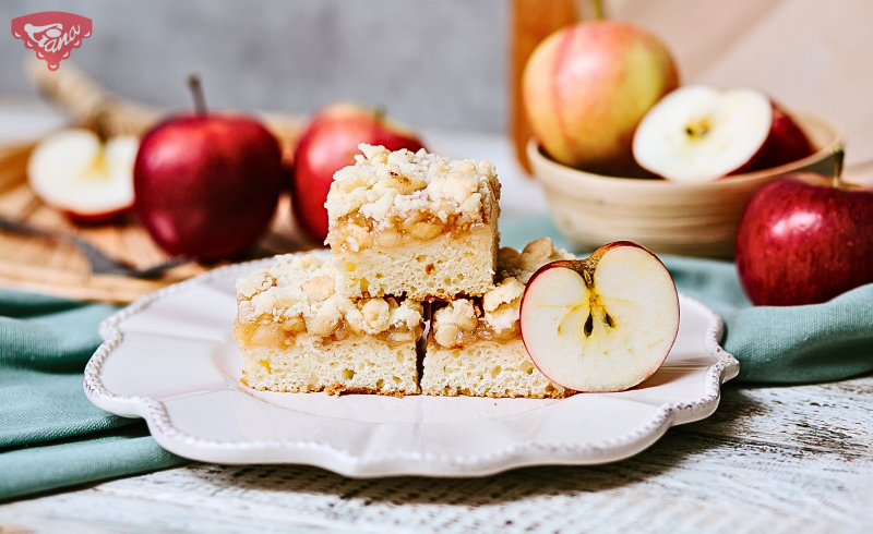 Quick gluten-free apple pie with crumble