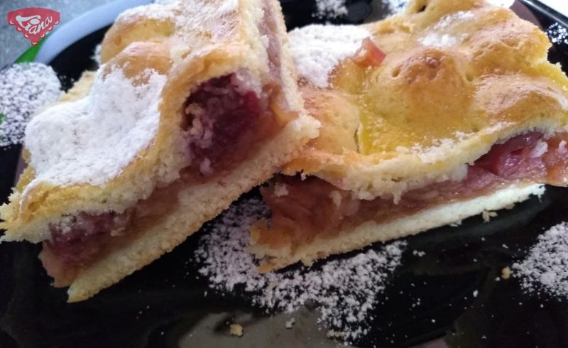 Gluten-free apple pie with cherries