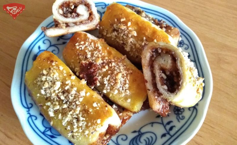 Glutenfreie Sauerteigbrötchen mit Schokolade und Nüssen