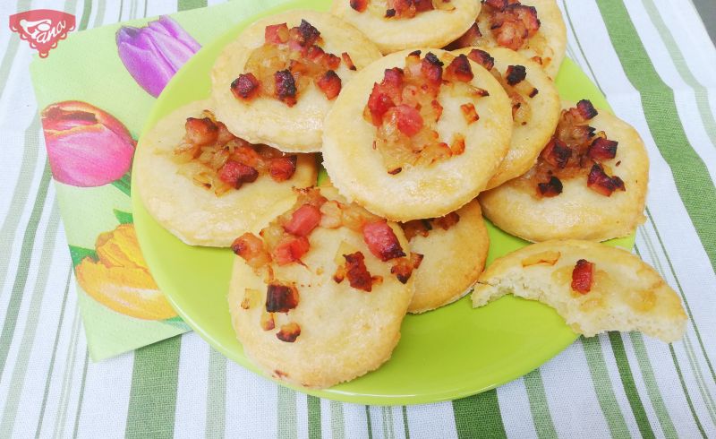 Gluten-free bacon and onion cookies