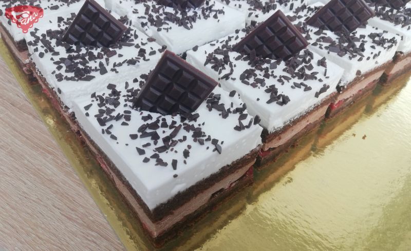 Gluten-free mug chocolate slices