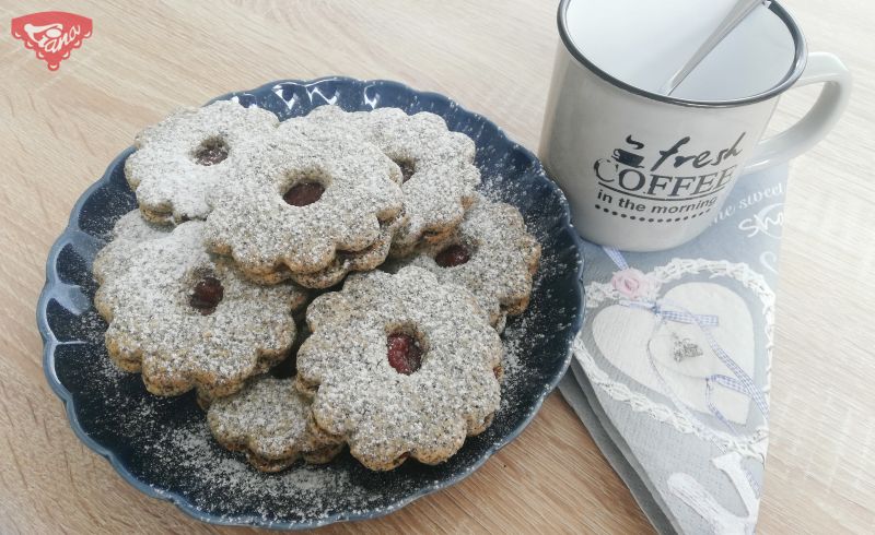 Gluten-free poppy seed wheels