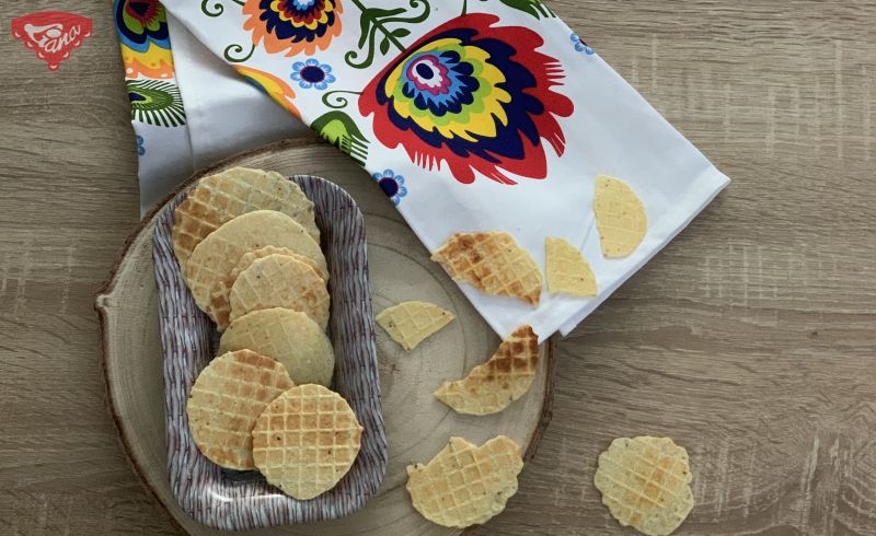 Gluten-free cheese wafers