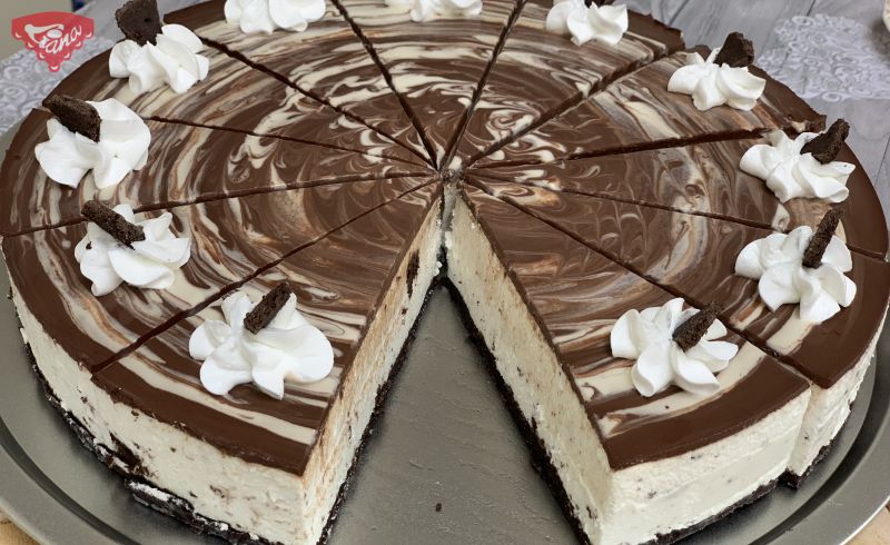 Milk oreo cheesecake